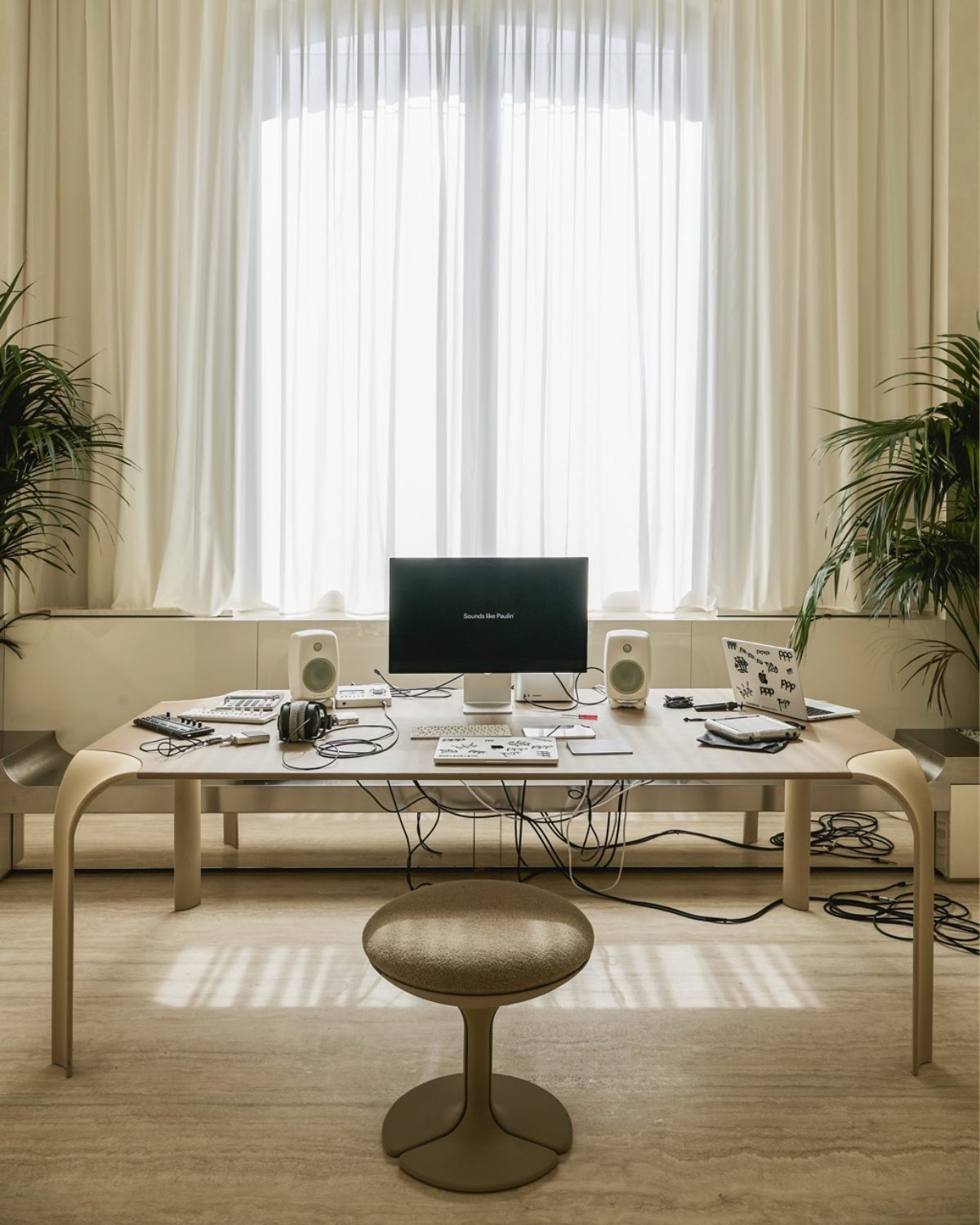Paulin, Paulin, Paulin _Elysée desk